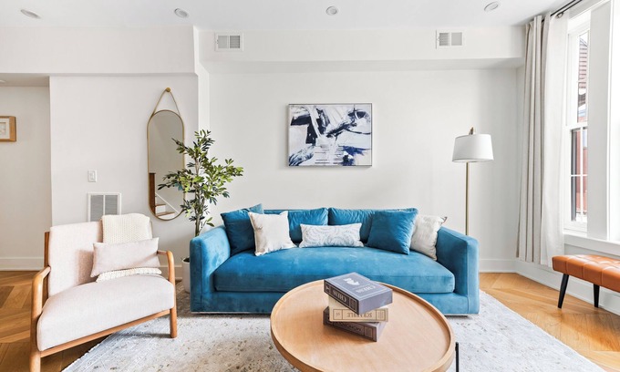 West Side House | NEW! Entire 3 Flrs Townhome w/Arcade; Under 10 Mins Drive to All Path Trains