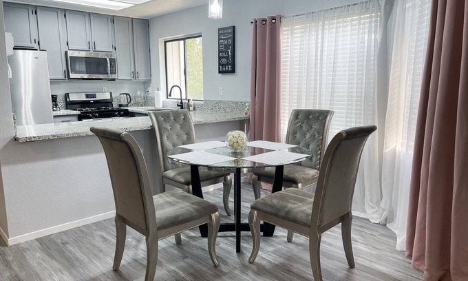 North Highlands House | NEW Entire beautiful 2 bedroom house.