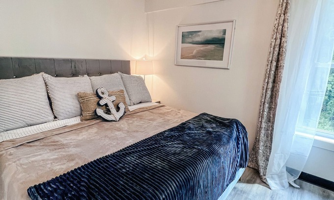 Bronston House | New! Escape at Echo Point with SwimSpa! 2 King Beds- 5 min from boat ramp