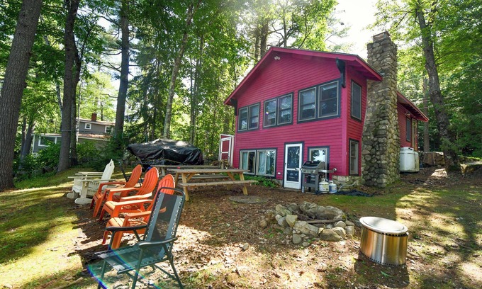 South Casco Cottage | New for 2025! Pet-Friendly Lakeside Retreat on Peaceful Thomas Pond!