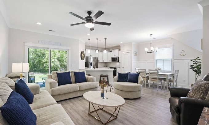 Spanish Wells House | New Four BR Luxury Vacation Home on Hilton Head Bikes & Beach Gear included
