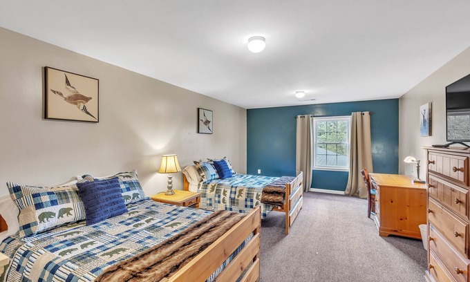 Waterford Township Apartment | NEW! Green Goose Lodge - Studio Apt Sleeps 4