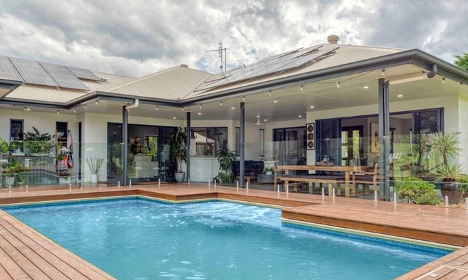 Flaxton House | NEW Hinterland Hideaway next to Kondalilla Falls
