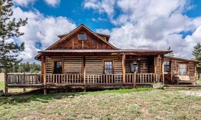 Lake George Ski Chalet | New! Historic Chalet in Colorado National Forest