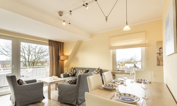 Busum Apartment | NEW: Holiday home with dike view 300m to the beach