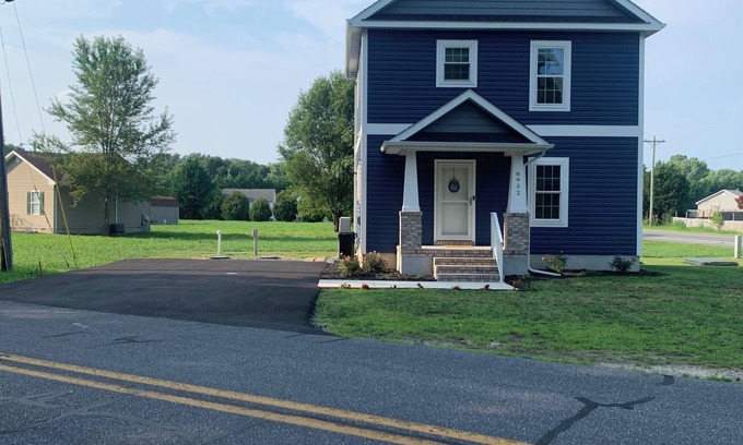 Lincoln House | New home w/EV charging, close to beaches and DE Turf