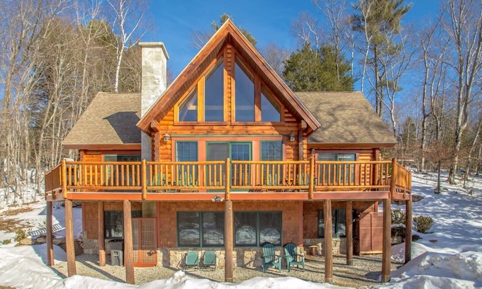Intervale Cabin | New listing - Beautiful Spacious Custom Log Cabin.