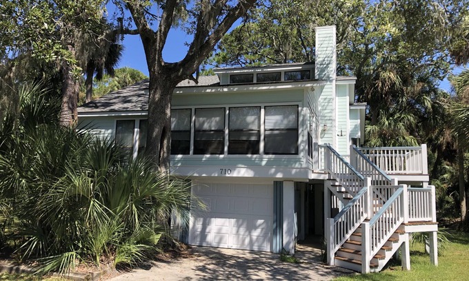 Saint Helena Island House | NEW LISTING - Charming 3 bedroom home on quiet street close to beach access