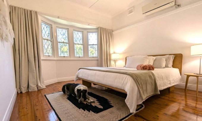 Kotara House | NEW listing - Charming 2-bedroom house with WiFi and AC in Kotara