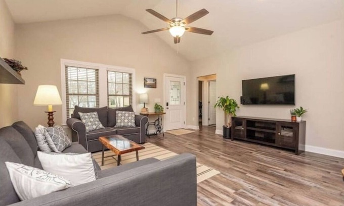 Kannapolis House | New listing Modern 3 Bedroom Kannapolis House!