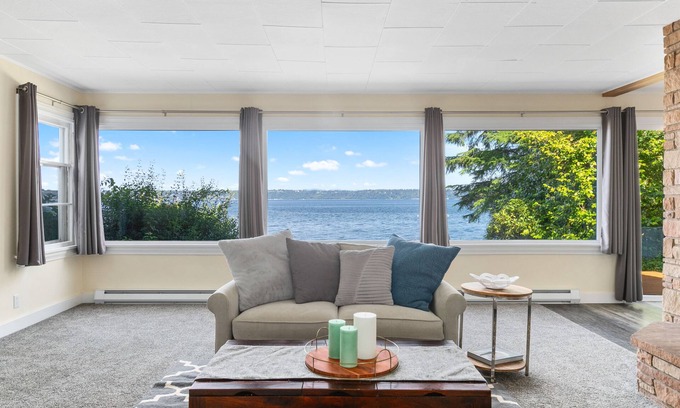 Vashon Island House | New listing! Seascape Cottage - A Vashon Island waterfront retreat
