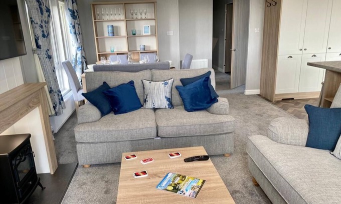 Newquay Ski Chalet | New lodge holiday lodge. Use facilities onsite. Dog friendly. Beaches close by