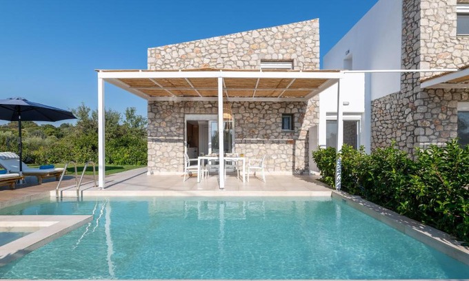 Archangelos Villa | New Loft by Ossiano Pool Villas, Heating Pool,2 min drive to Haraki Beach & 10 to Lindos