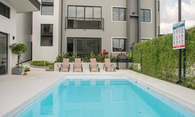 Guacima Apartment | New Loft near SJO Airport, A/C, king bed apartment