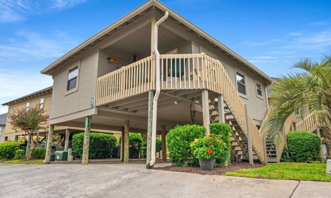 Myrtle Beach Cottage | NEW LOWER RATES 2 bed, 2 bath cottage, Shore Dr. area, 4 min walk to the beach