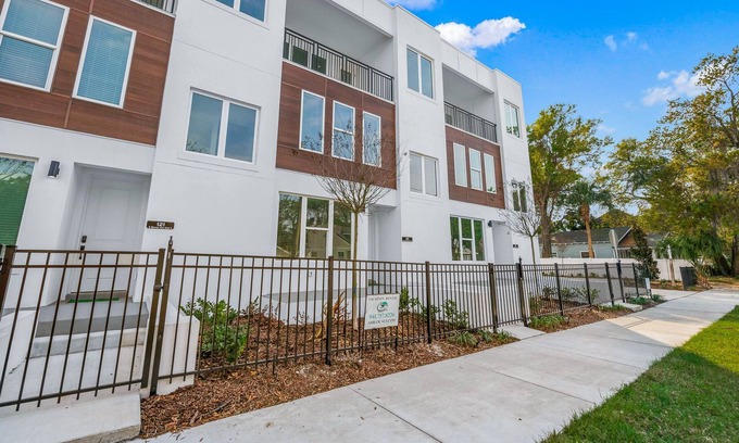 Tampa Heights House | New luxury townhome - Centrally located and near the Historic District!