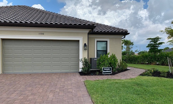 Naples Villa | New Luxury Villa in Naples Fl! PROMO! Rent 1 mth @ 8k get the 2nd for just 2k!
