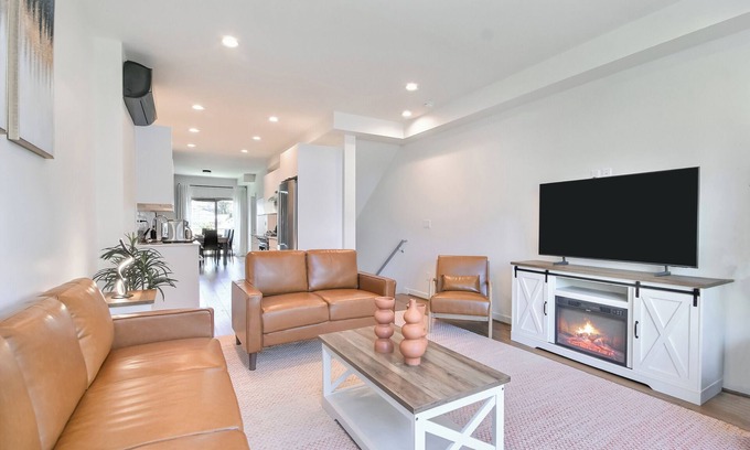 Alki House | New Modern Retreat in Alki Beach 3-bedroom house in enchanting Seattle