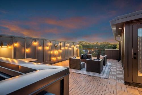 Hillsboro Village House | New Music City Loft-Style Stay with Rooftop Views