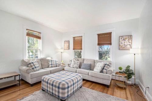 Michigan City House | New Near Beach Casino Dunes Zoo& Restaurants