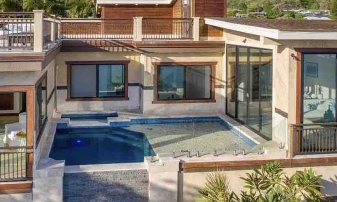 Waialae Iki Ridge House | New oceanfront property in East Oahu - 4bed/4bath + studio