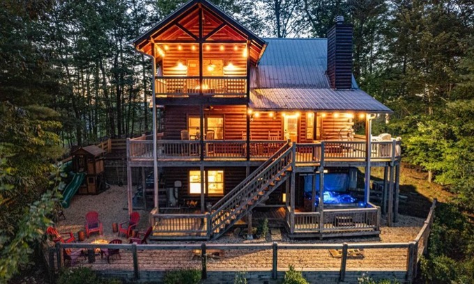 Cherry Log Cabin | New Paved Road-Views-Secluded Cabin-Family Friendly-Jacuzzi-Playground-Game Room