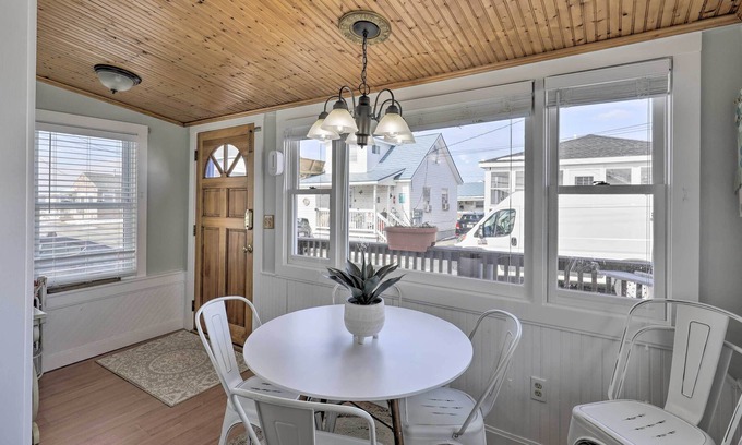 Hampton Villa | NEW! Quaint Hampton Villa - Walk to Beach & Dining