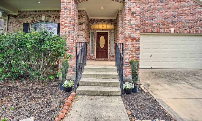 Timberwood Park House | New! Quiet San Antonio Escape w/Deck + Game Room!