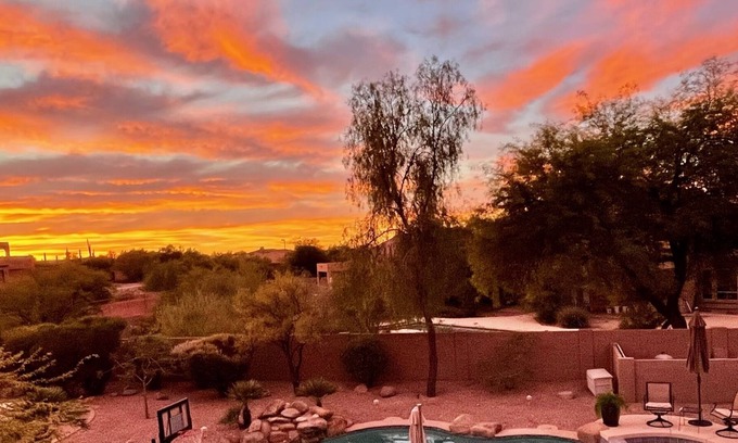Las Sendas House | New! Resort-style Las Sendas. Pvt Heated Pool/Spa, Golf, Fam friendly backyard!