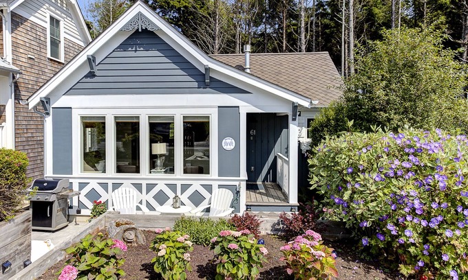 Seabrook House | *New* Seabrook's Woodland Cottage: Dog Friendly!