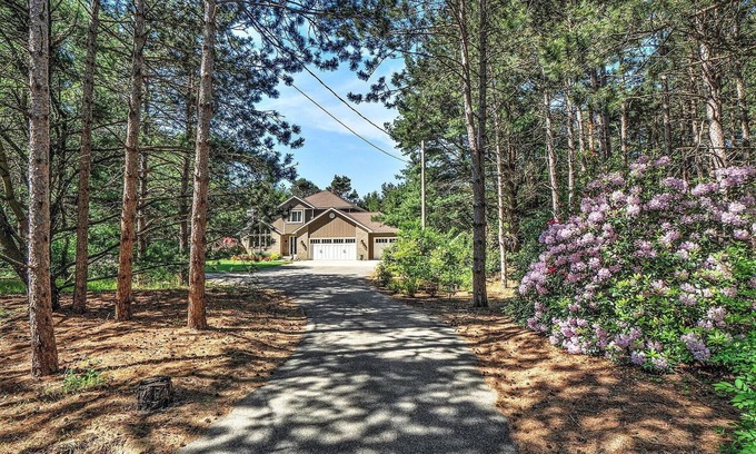 West Olive Cottage | NEW Secluded 2.5-Acre Modern Retreat by Lake Michigan–Near Holland & Grand Haven