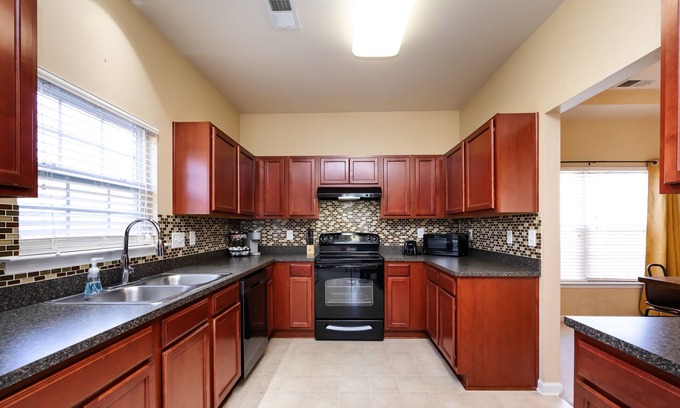 Charlotte House | NEW! Spacious Family Friendly Home ~Yard for Pets!