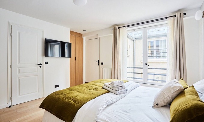 Strasbourg -Saint-Denis Apartment | New Studio Center of Paris-bourse