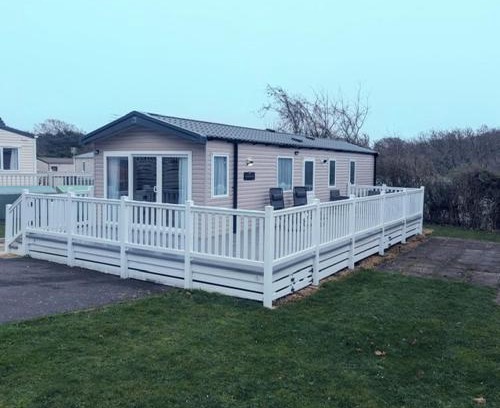 New Forest District Resort | NEW STYLE HOLIDAY HOME, quiet location at Award winning Shorefield Country Park - ENTERTAINMENT PASSES INCLUDED!