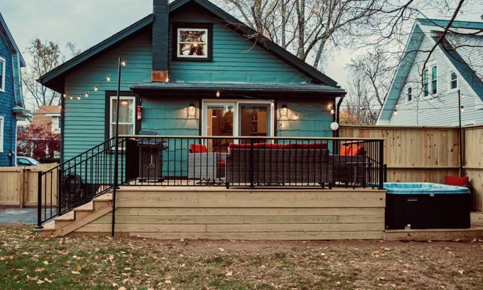 Saugerties House | New! Thoughtful and Cozy Craftsman Waiting for You! Walk to village center!