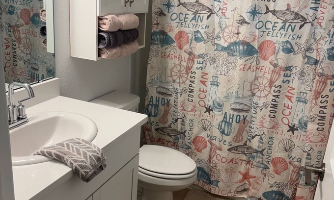 Sarasota House | New townhome, corner lot overlooking park
