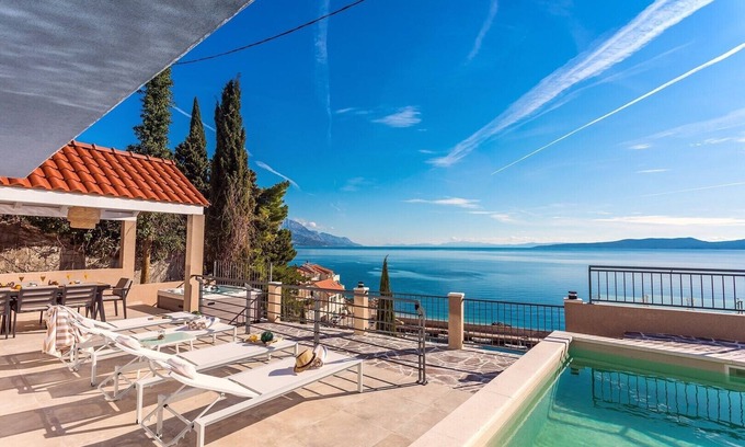 Pisak Villa | New! Villa Perla Blu with 4 bedrooms, heated pool, jacuzzi, 50m from beach