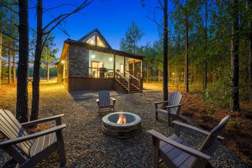 Pickens House | NEW Woodland Escape with Spa & Fire pit - Sleeps 4