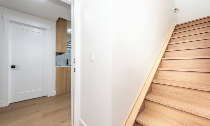 Northwest Calgary Apartment | Newly built 2 bedroom suite with kitchen & laundry