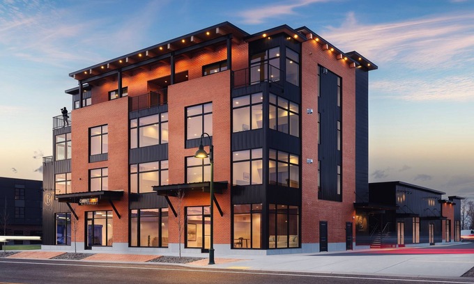 Driggs Condo | *Newly Built* The Basin Luxury Four Suites⁓Hot Tub ⁓ Downtown Driggs ⁓ Sleeps 28