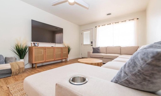 Page House | Newly Remodeled Family Friendly Home