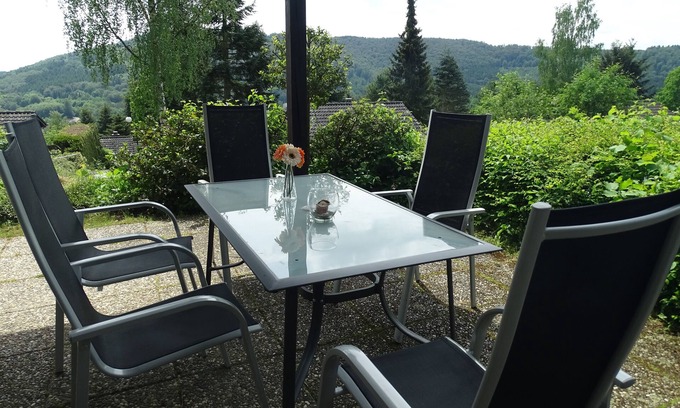 Hamm House | Newly renovated cottage with great amenities between forest and lake.
