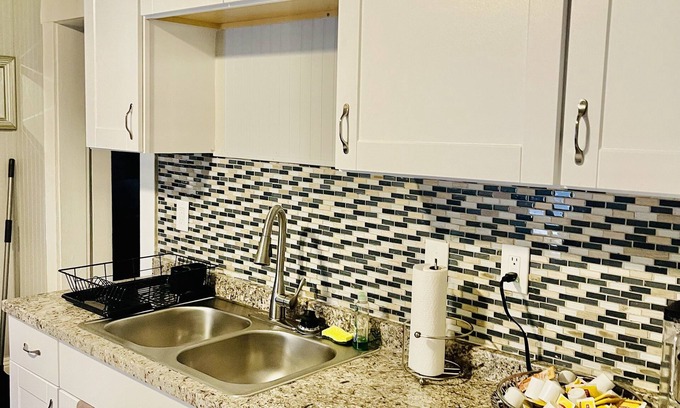 Springfield Apartment | Newly Renovated 2 floor Getaway