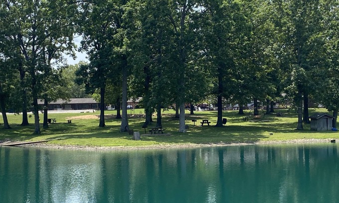 Wappapello Cabin | Newly renovated 2 Queen Rm w/high speed internet