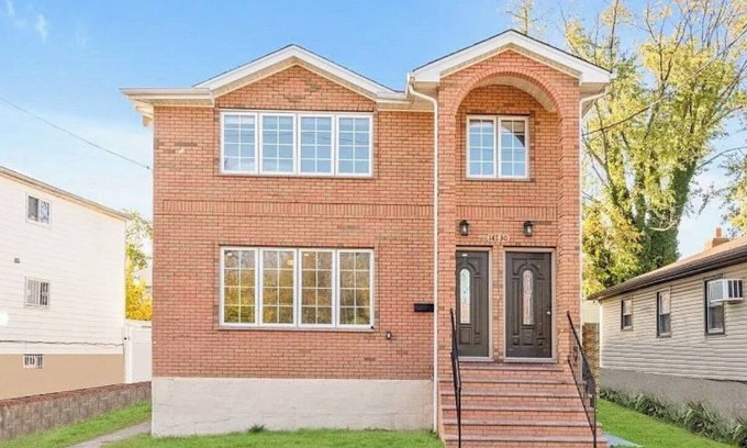 South Valley Stream Apartment | Newly Renovated Basement in Springfield Gardens - 10 mins from JFK