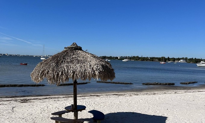 Bayview Condo | Newly renovated condo in gated community. Private beach 2 heated pools, hot tub