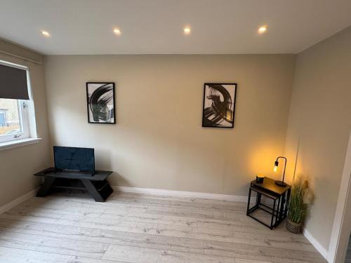 Slateford Apartment | Newly Renovated Flat Edinburgh - 2 x Double Beds
