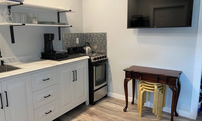 Polson House | Newly renovated guest house 3 blocks from Flathead Lake