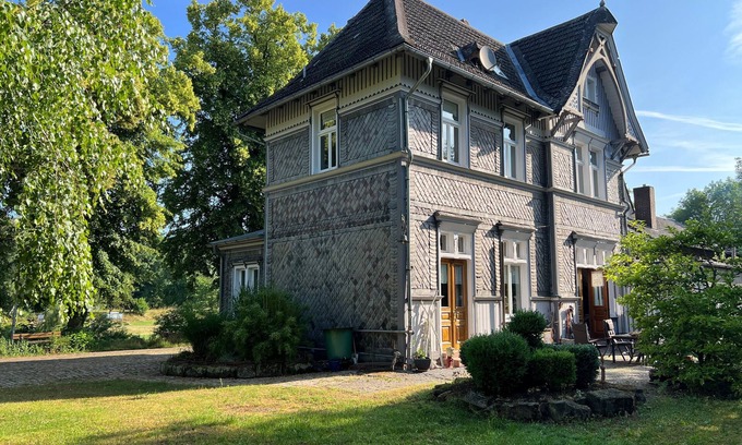 Warburg Apartment | Newly renovated living in historic charm: Altstadt Bahn - 2 double rooms in