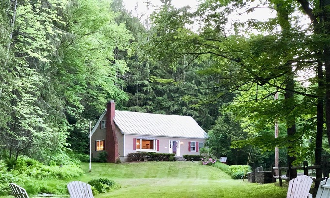 Grafton House | *NEWLY RENOVATED* Road-trippers Oasis - 3min walk to Grafton Inn & Tavern